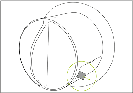 Entfernen der Plastiklasche zum Einschalten des Danalock V3